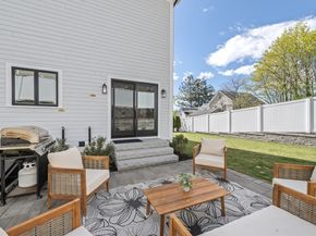 1096 Chestnut St 1096, Newton MA 02464