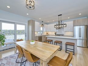 1096 Chestnut St 1096, Newton MA 02464