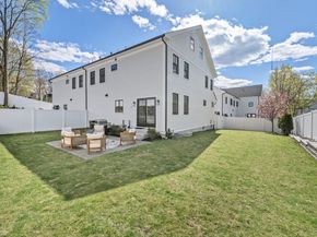 1096 Chestnut St 1096, Newton MA 02464
