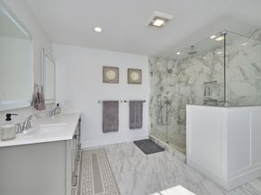 1096 Chestnut St 1096, Newton MA 02464