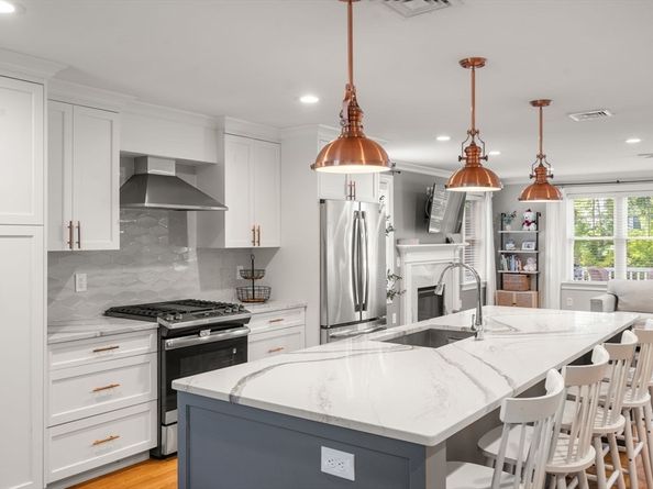 121 Salem St 121, Reading MA 01867