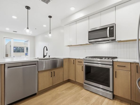 457 W Broadway 203, Boston MA 02127