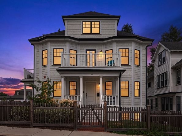 8 Sycamore St 8C, Somerville MA 02143