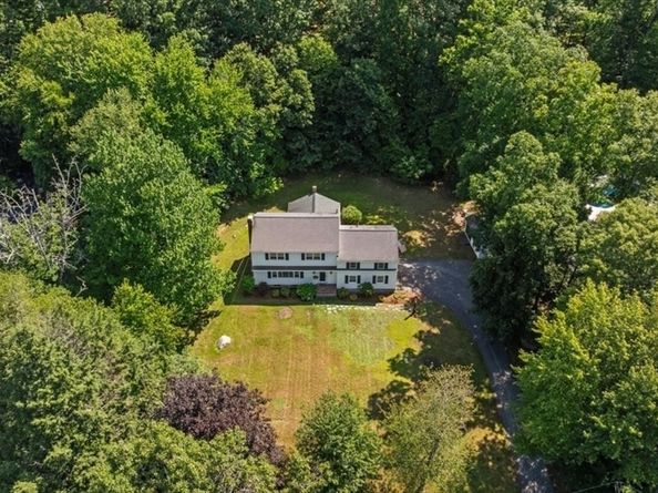 11 Hickory Rd, Southborough MA 01772