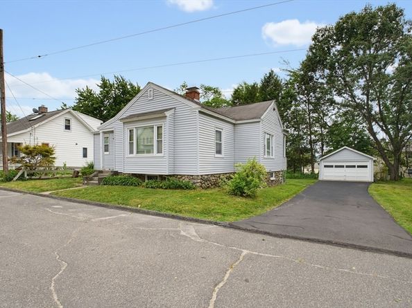 17 Reynolds St, Worcester MA 01606