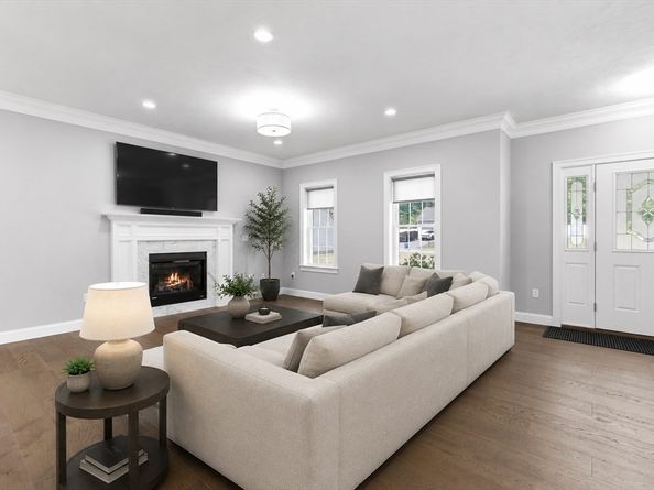 103 Mceachron Dr, Stoughton MA 02072