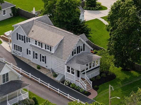 19 Hersey St, Hingham MA 02043