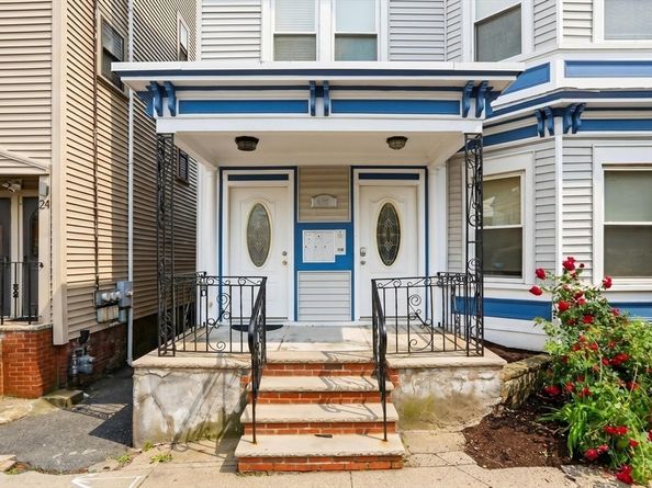 26 Gladstone St 3, Boston MA 02128