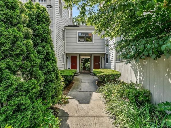 20 Federal St 6B, Salem MA 01970