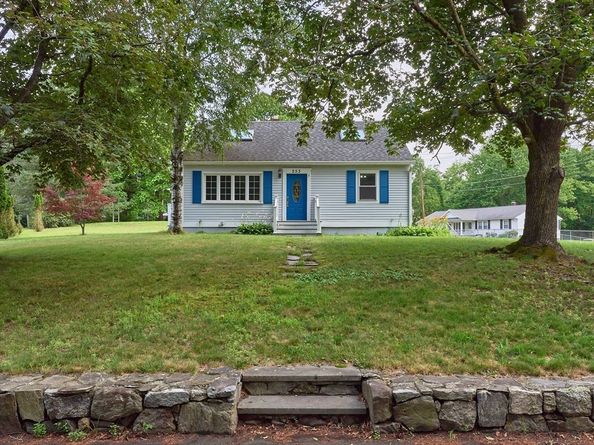 253 Central St, Hudson MA 01749