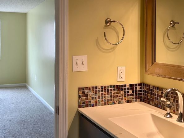 8 9th St 406, Medford MA 02155