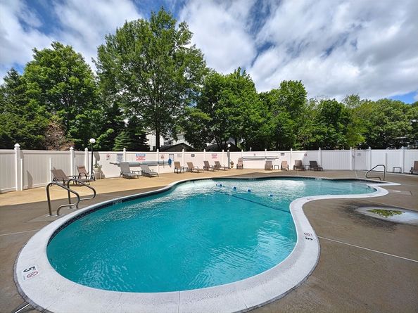 8 9th St 406, Medford MA 02155