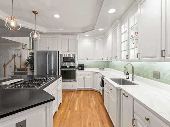 32 Bobby Jones Dr 32, Andover MA 01810