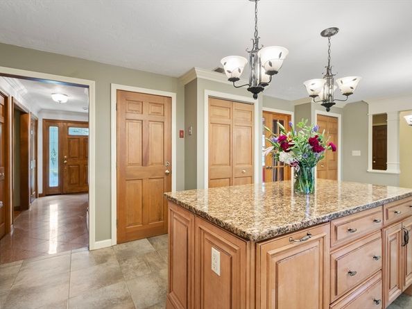 100 Avery Heights Drive, Holden MA 01520