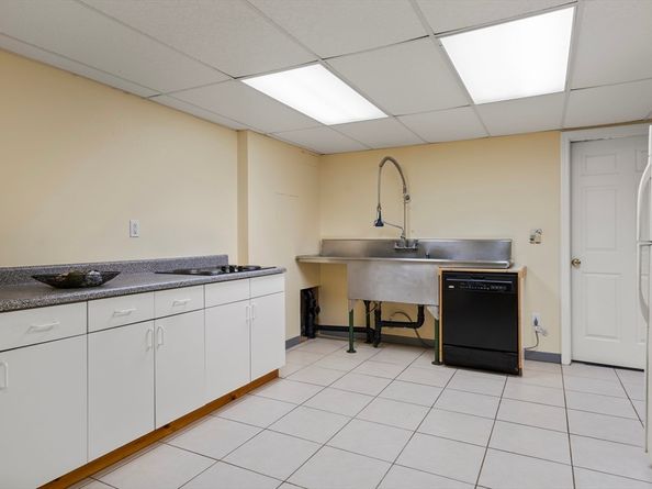 100 Avery Heights Drive, Holden MA 01520