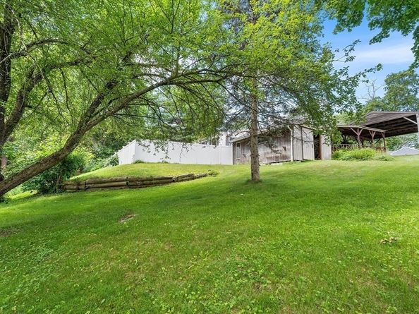 18 Fairview Rd, Westborough MA 01581