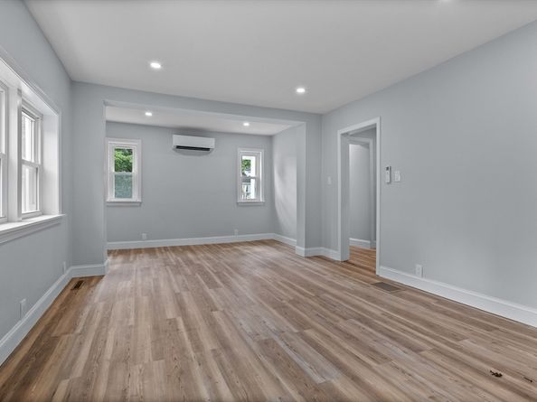 51 Kilbourn Rd, Lancaster MA 01523