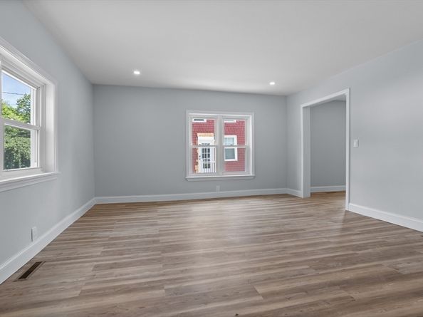 51 Kilbourn Rd, Lancaster MA 01523