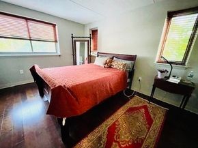 51 John St 201, Brookline MA 02446