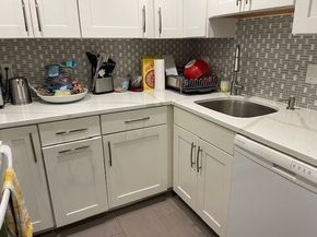 51 John St 201, Brookline MA 02446