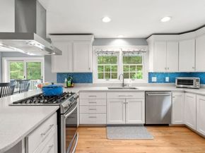 1 Crooked Ln, Manchester MA 01944