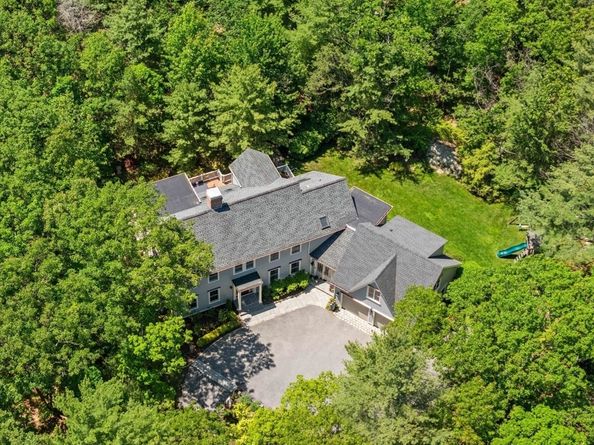 1 Crooked Ln, Manchester MA 01944
