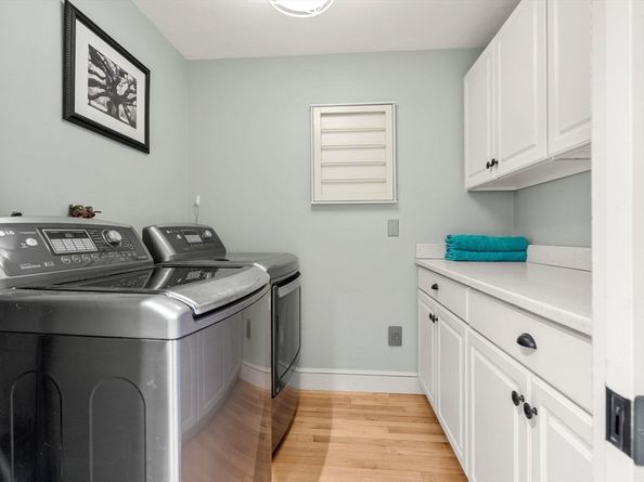 1 Crooked Ln, Manchester MA 01944