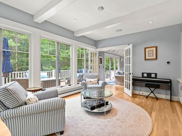 1 Crooked Ln, Manchester MA 01944