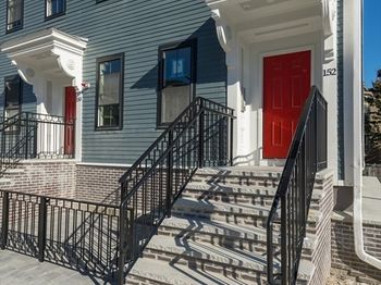 152 Pleasant Street