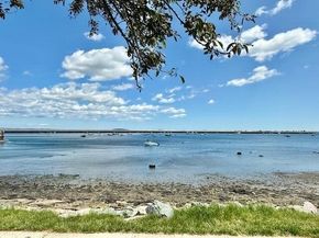 10 Brewster St, Plymouth MA 02360