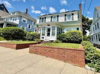 10 Brewster St