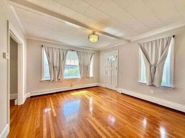10 Brewster St, Plymouth MA 02360