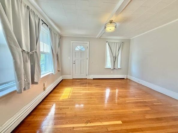 10 Brewster St, Plymouth MA 02360