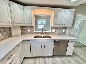 10 Brewster St, Plymouth MA 02360