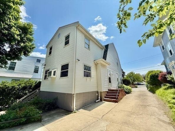 10 Brewster St, Plymouth MA 02360