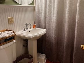60 Edgehill Road, Braintree MA 02184