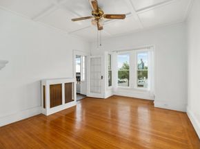 300-302 Main St, Gloucester MA 01930