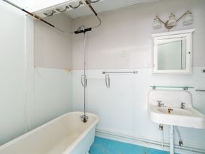 300-302 Main St, Gloucester MA 01930