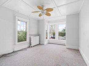 300-302 Main St, Gloucester MA 01930