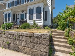 300-302 Main St, Gloucester MA 01930