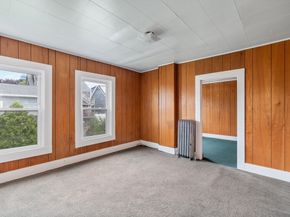 300-302 Main St, Gloucester MA 01930