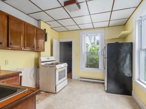 300-302 Main St, Gloucester MA 01930