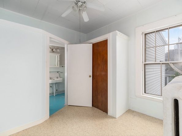 300-302 Main St, Gloucester MA 01930