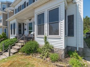300-302 Main St, Gloucester MA 01930