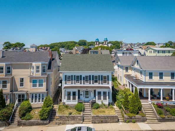 300-302 Main St, Gloucester MA 01930