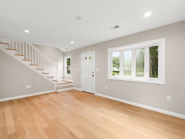 69 Laarhoven Ter, Stoughton MA 02072