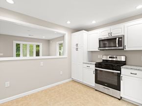 69 Laarhoven Ter, Stoughton MA 02072