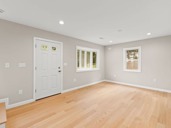 69 Laarhoven Ter, Stoughton MA 02072