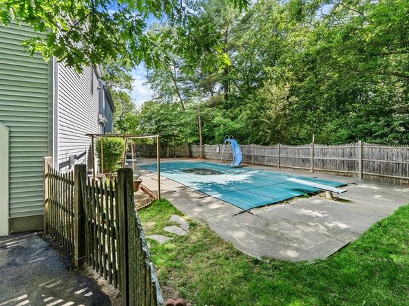 123 Summer St, Medway MA 02053
