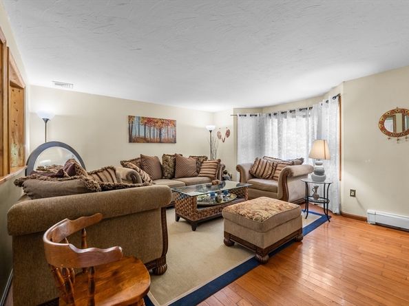 123 Summer St, Medway MA 02053